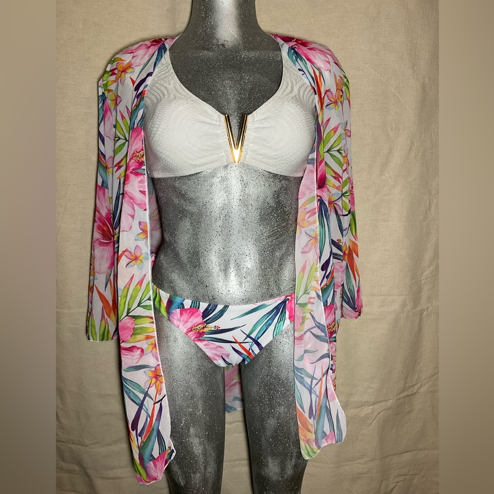 Shein, 3-piece Women Swimwear, padded bra, Sz:Medium. see mannequin meas…